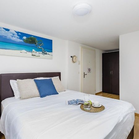 Swiss Star Guesthouse District 4 - Contactless Self Check-In Curych Exteriér fotografie