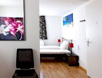 Swiss Star Guesthouse District 4 - Contactless Self Check-In Curych Exteriér fotografie