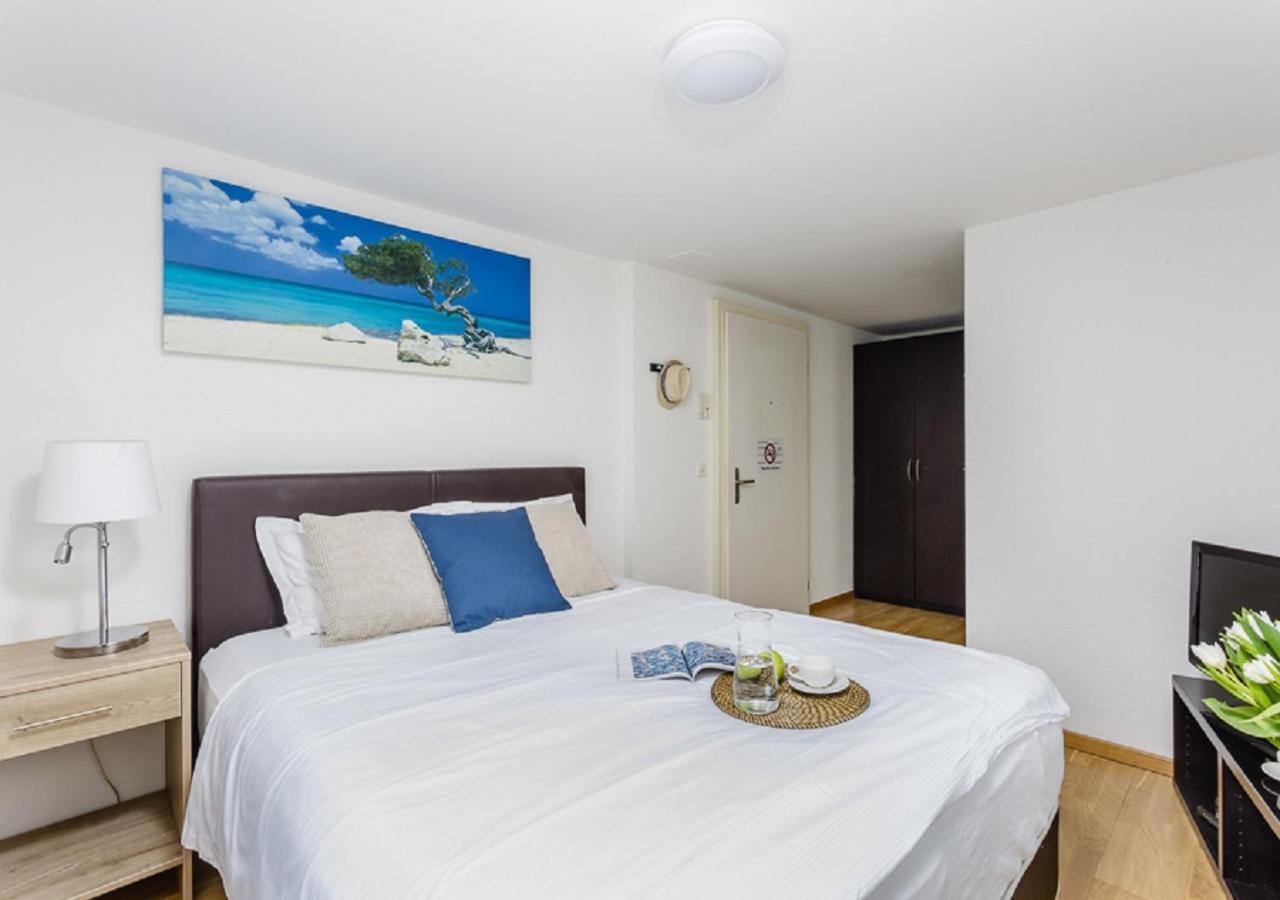 Swiss Star Guesthouse District 4 - Contactless Self Check-In Curych Exteriér fotografie